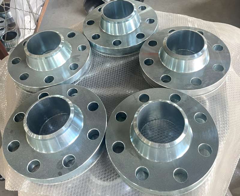 �������m